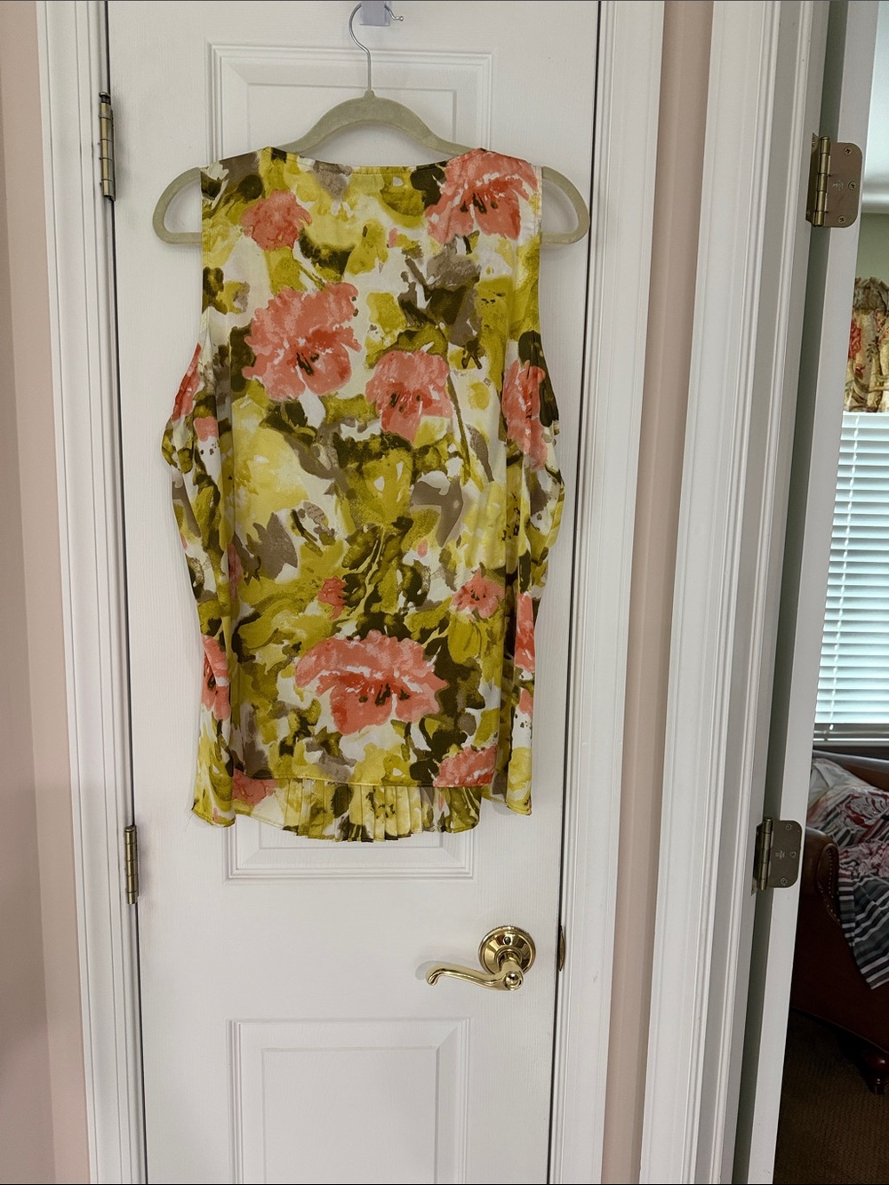 Ann Klein Sleeveless Floral Pleated Front Top - Coral & Olive, XL - Picture 2 of 5